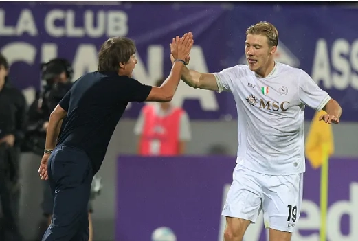 Rasmus Hojlund ghi bàn ngay trong trận ra mắt Napoli